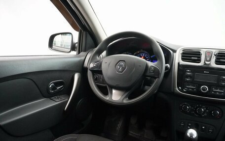 Renault Logan II, 2017 год, 898 000 рублей, 13 фотография