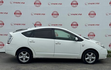 Toyota Prius, 2010 год, 699 000 рублей, 6 фотография