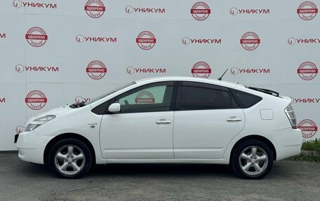 Toyota Prius, 2010 год, 699 000 рублей, 2 фотография