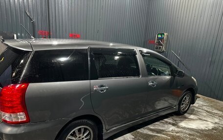 Toyota Wish II, 2003 год, 650 000 рублей, 2 фотография