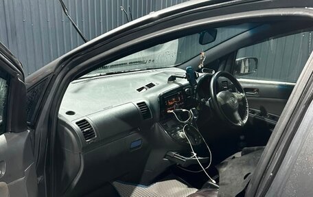 Toyota Wish II, 2003 год, 650 000 рублей, 6 фотография