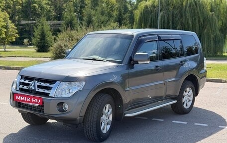 Mitsubishi Pajero IV, 2013 год, 1 890 000 рублей, 2 фотография