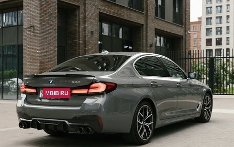 BMW 5 серия, 2020 год, 2 950 000 рублей, 3 фотография