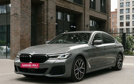 BMW 5 серия, 2020 год, 2 950 000 рублей, 2 фотография