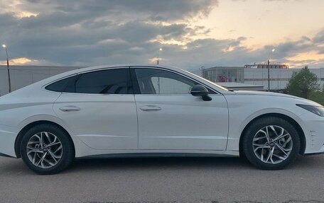 Hyundai Sonata VIII, 2022 год, 2 200 000 рублей, 3 фотография