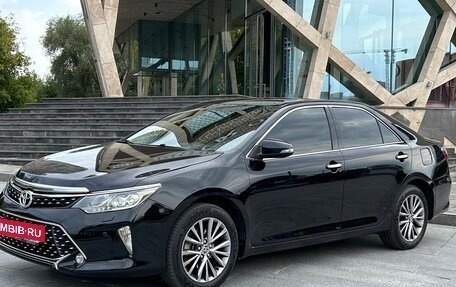 Toyota Camry, 2015 год, 1 620 000 рублей, 2 фотография