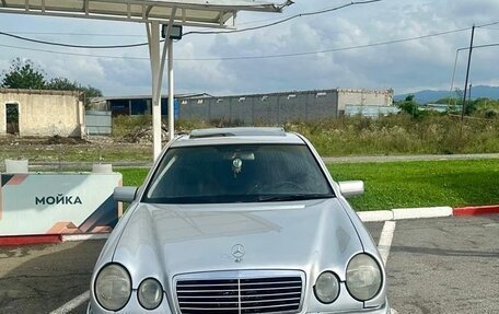 Mercedes-Benz E-Класс, 1998 год, 630 000 рублей, 2 фотография