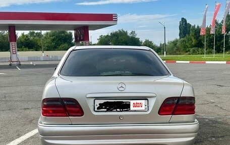 Mercedes-Benz E-Класс, 1998 год, 630 000 рублей, 4 фотография