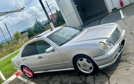 Mercedes-Benz E-Класс, 1998 год, 630 000 рублей, 1 фотография