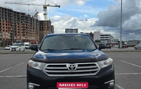 Toyota Highlander III, 2012 год, 1 900 000 рублей, 3 фотография