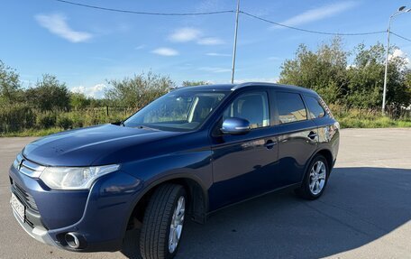 Mitsubishi Outlander III рестайлинг 3, 2014 год, 1 250 000 рублей, 3 фотография
