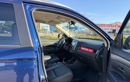 Mitsubishi Outlander III рестайлинг 3, 2014 год, 1 250 000 рублей, 6 фотография