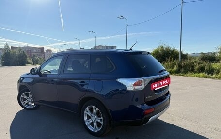 Mitsubishi Outlander III рестайлинг 3, 2014 год, 1 250 000 рублей, 4 фотография