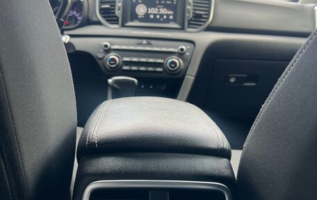 KIA Sportage IV рестайлинг, 2018 год, 1 750 000 рублей, 12 фотография