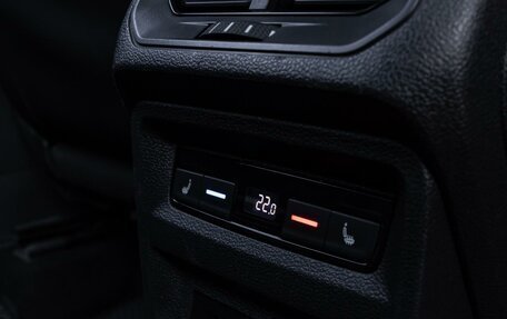 Volkswagen Tiguan II, 2021 год, 3 900 000 рублей, 29 фотография
