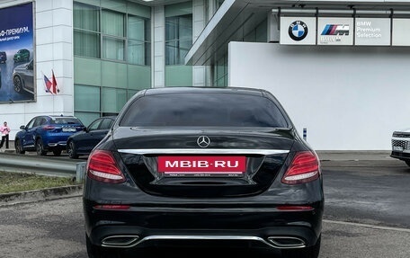 Mercedes-Benz E-Класс, 2019 год, 3 245 000 рублей, 6 фотография