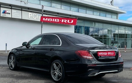 Mercedes-Benz E-Класс, 2019 год, 3 245 000 рублей, 7 фотография
