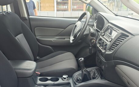 Mitsubishi L200 IV рестайлинг, 2016 год, 2 050 000 рублей, 3 фотография