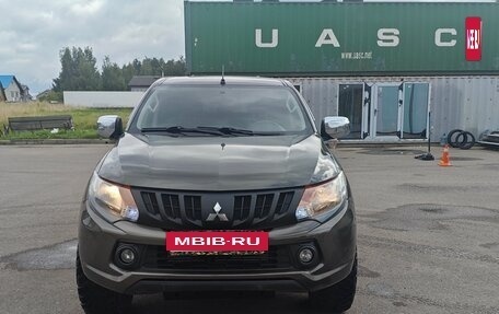 Mitsubishi L200 IV рестайлинг, 2016 год, 2 050 000 рублей, 12 фотография