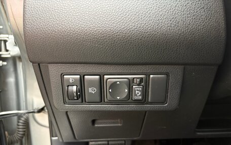 Nissan Tiida, 2010 год, 855 000 рублей, 24 фотография