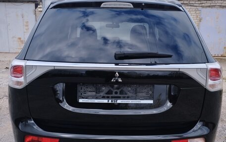 Mitsubishi Outlander III рестайлинг 3, 2013 год, 1 490 000 рублей, 6 фотография