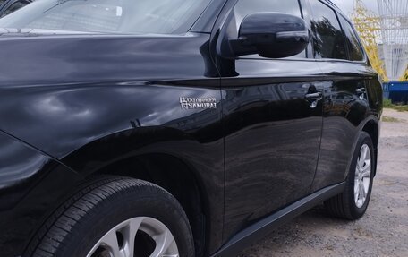 Mitsubishi Outlander III рестайлинг 3, 2013 год, 1 490 000 рублей, 4 фотография