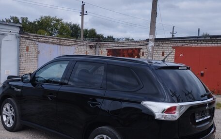 Mitsubishi Outlander III рестайлинг 3, 2013 год, 1 490 000 рублей, 8 фотография
