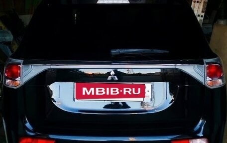 Mitsubishi Outlander III рестайлинг 3, 2013 год, 1 490 000 рублей, 3 фотография