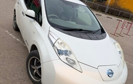 Nissan Leaf I, 2013 год, 650 000 рублей, 1 фотография