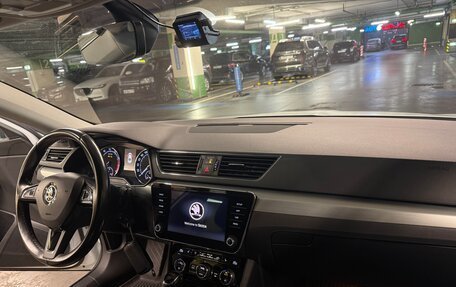 Skoda Superb III рестайлинг, 2018 год, 2 200 000 рублей, 5 фотография