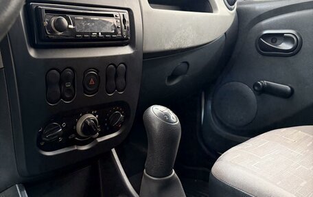 Renault Logan I, 2011 год, 333 000 рублей, 17 фотография