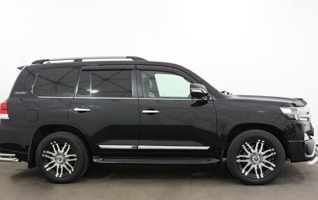 Toyota Land Cruiser 200, 2016 год, 5 115 000 рублей, 3 фотография