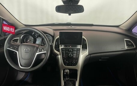 Opel Astra J, 2011 год, 569 000 рублей, 9 фотография