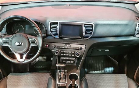 KIA Sportage IV рестайлинг, 2018 год, 1 895 000 рублей, 9 фотография