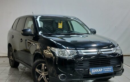 Mitsubishi Outlander III рестайлинг 3, 2014 год, 1 190 000 рублей, 3 фотография