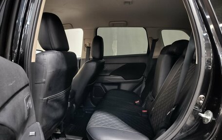 Mitsubishi Outlander III рестайлинг 3, 2014 год, 1 190 000 рублей, 17 фотография