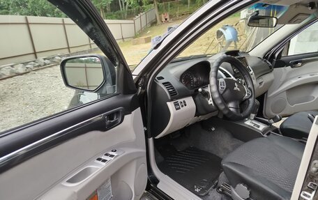 Mitsubishi Pajero Sport II рестайлинг, 2014 год, 2 200 000 рублей, 10 фотография