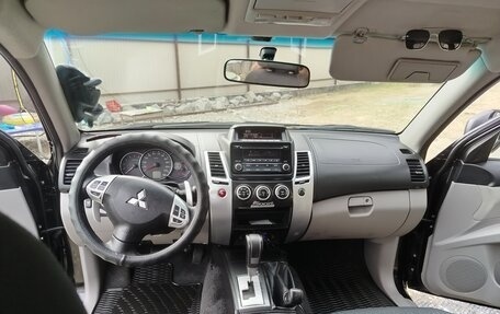 Mitsubishi Pajero Sport II рестайлинг, 2014 год, 2 200 000 рублей, 9 фотография