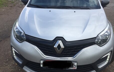 Renault Kaptur I рестайлинг, 2017 год, 855 000 рублей, 2 фотография
