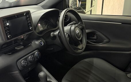 Toyota Yaris, 2020 год, 1 100 000 рублей, 6 фотография