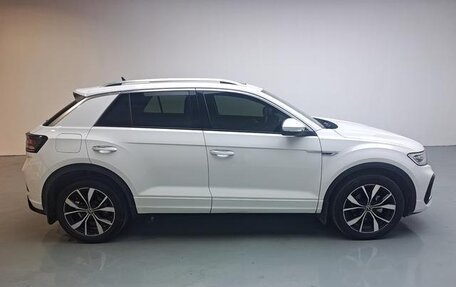Volkswagen T-Roc I, 2023 год, 1 600 000 рублей, 8 фотография