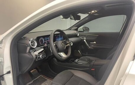 Mercedes-Benz A-Класс, 2025 год, 2 650 000 рублей, 10 фотография