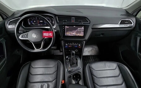 Volkswagen Tiguan II, 2023 год, 3 400 000 рублей, 5 фотография