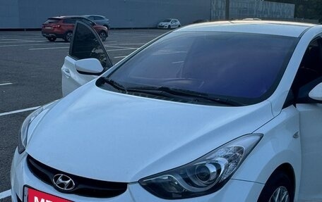 Hyundai Elantra V, 2013 год, 790 000 рублей, 2 фотография