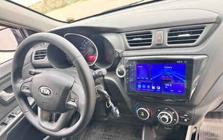 KIA Rio III рестайлинг, 2013 год, 750 000 рублей, 15 фотография