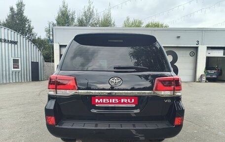 Toyota Land Cruiser 200, 2016 год, 5 500 000 рублей, 7 фотография