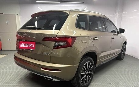 Skoda Karoq I, 2022 год, 1 700 000 рублей, 6 фотография