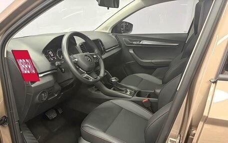 Skoda Karoq I, 2022 год, 1 700 000 рублей, 8 фотография