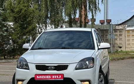 KIA Rio II, 2011 год, 650 000 рублей, 1 фотография