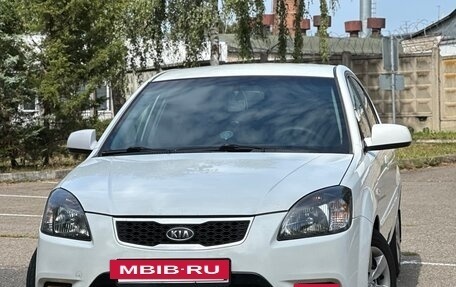 KIA Rio II, 2011 год, 650 000 рублей, 2 фотография